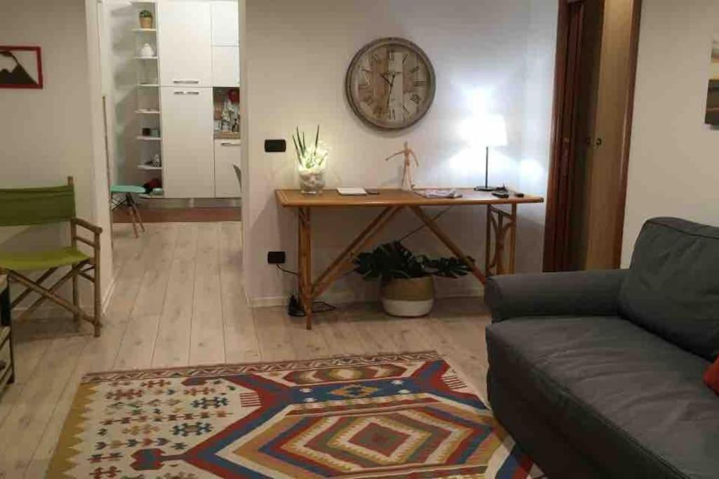 ナポリCasa Via Toledo. Centralissima E Vicina Al Portoアパートメント エクステリア 写真