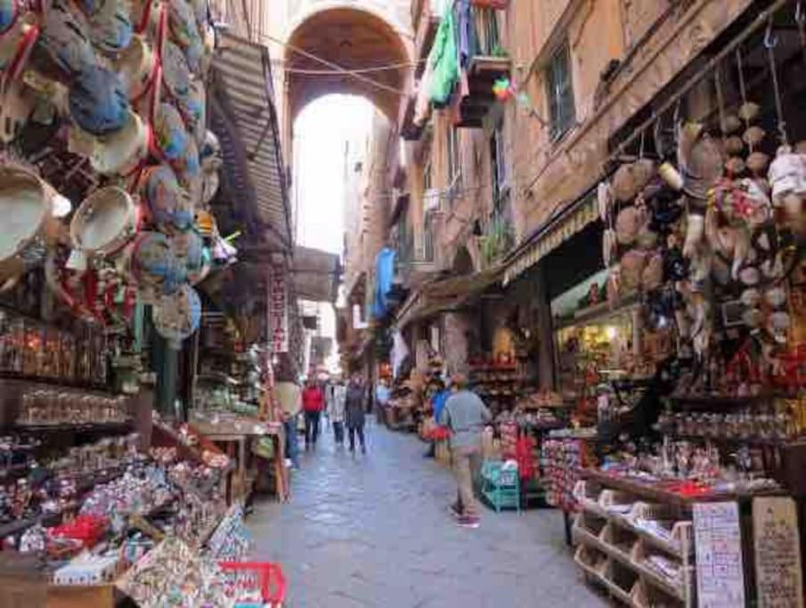 ナポリCasa Via Toledo. Centralissima E Vicina Al Portoアパートメント エクステリア 写真